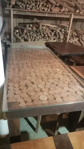 Mesa de Jantar em Madeira Maciça