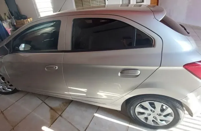 Vendo esse onix todo documentado 