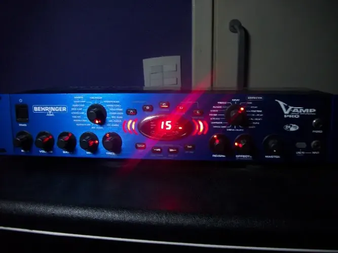 V Amp Pro Rack novo zero km