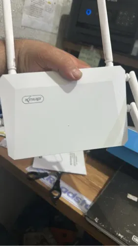 Roteador Wi-Fi Knup 300Mbps 4 Portas Gigabit - Novo