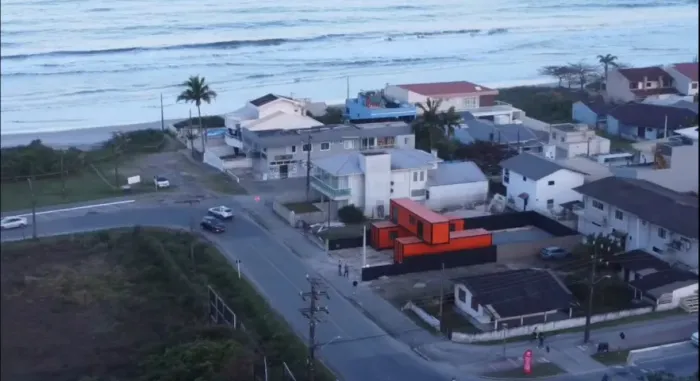 SUITES CONTAINER 50 METROS DA PRAIA EM ITAPOA SANTA CATARINA
