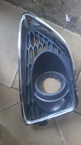 Moldura do farol de milha lado direito Ford fusian 2011 2012 original 