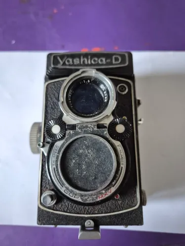 Yashica-D - Câmera Analógica Clássica