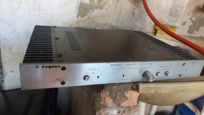 Amplificador Cygnus PA 400 Stereo Power Amplifier