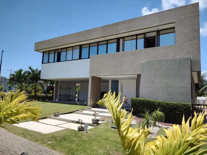 Linda Casa condomínio Laguna