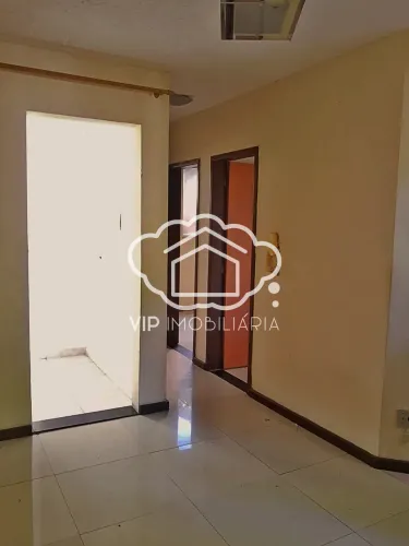 Apartamento de 2 qtos no 1º andar, condomínio com portaria 24 horas em Cosmos - RJ.