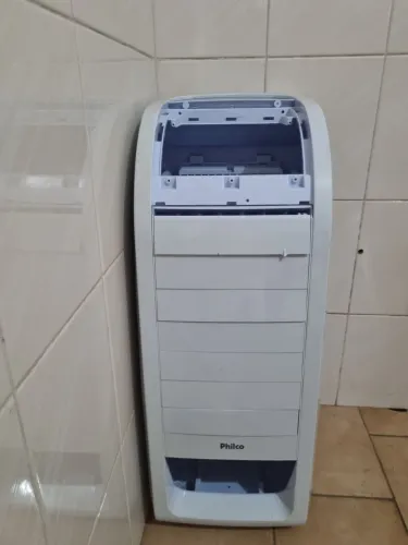 Carcaça Climatizador Philco PCL1F com Aletas e mecânica.
