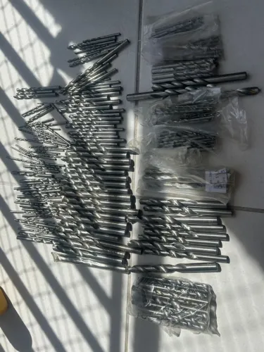 Brocas e outras ferramentas para mecânica 