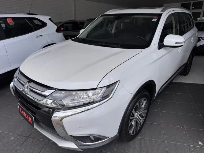 Outlander Comfort Pack 7 Lugares 2.0 16V Gasolina Cvt Automática 2018