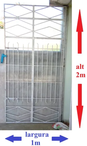 Vendo portão de ferro maciço c/ vidro canelado