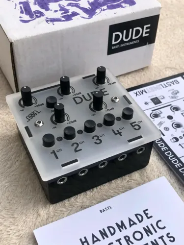 Mini mixer Bastl Dude