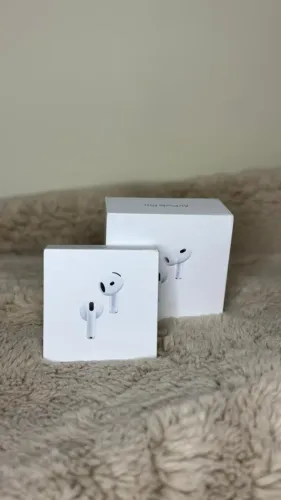 AirPods 4 com cancelamento de ruido lacrado.