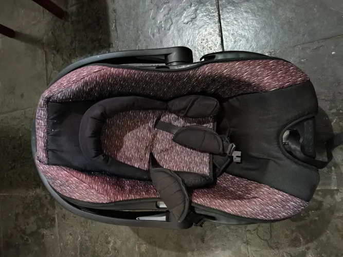 Carrinho de bebê + bebe. Conforto