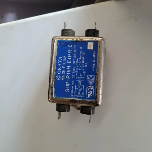 Vende se um filtro de linha okaya 15 amp