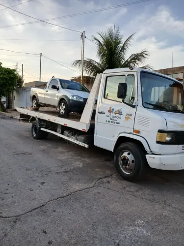 Caminhão guincho 710 plus 