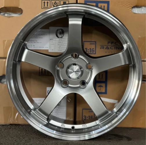 Rodas ADVAN aro 18 tala 8.5 furacão 5x114