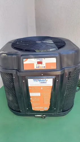 Bomba de Calor Terma Max 04 Nautilus 220v - Muito nova - Aquece muito rápido uma piscina.