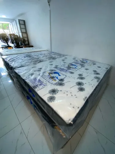 Cama Casal Padrão (Base + Colchão) 