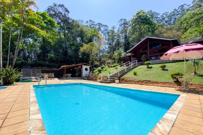Sitio/Granja/Casa a venda com piscina Zona Norte Juiz de Fora MG
