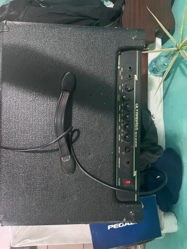 Amplificador para baixo Meteoro BX 200