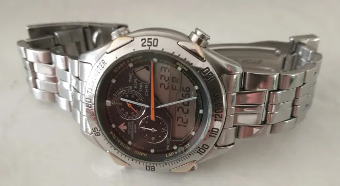 Relógio Citizen Navytimer Cronógrafo Analógico e Digital raridade japonês anos 90