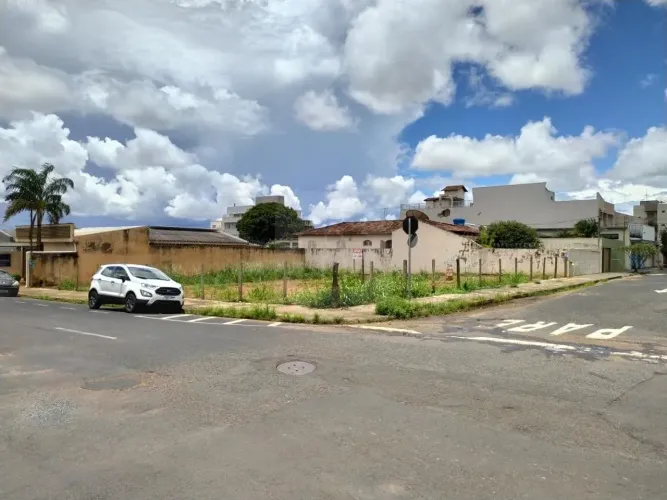 Terreno Padrão em Uberlândia