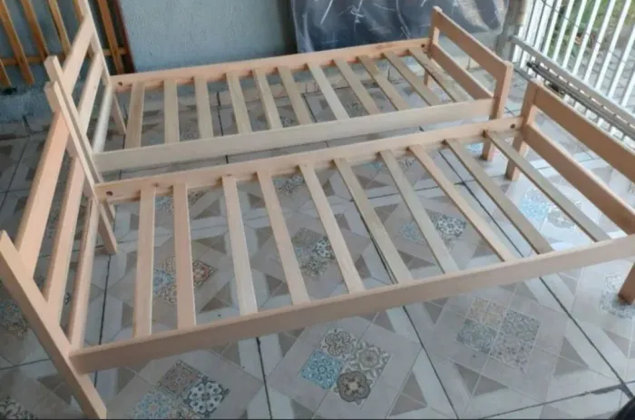 Cama de solteiro novos Madeira maciça selecionado