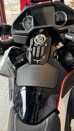 GL 1800 Gold Wing Tour 2025 - Placa Grátis 