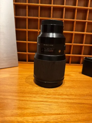 Lente Sigma 85mm F/1.4 Dg Hsm Art Sony E-mount Cor Preto