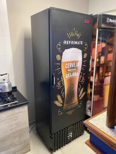 Cervejeira Porta sólida 570L Refrimate - Marcos