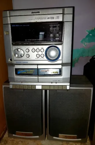 Aparelho de som Aiwa Modelo NSX-SZII..
