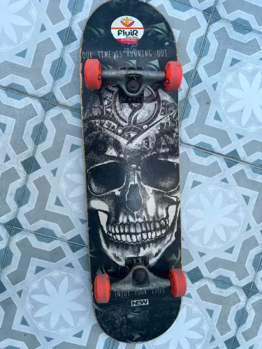 Skate semi profissional zerado!