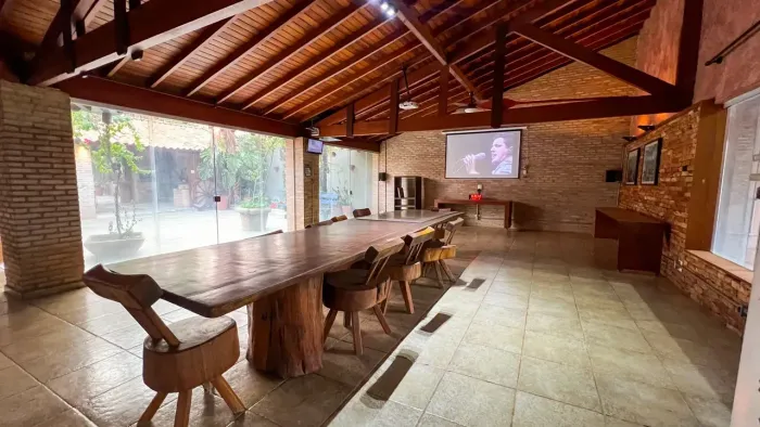 Chácara 3 suítes na Vila Azul - sala de cinema, quiosque, energia solar e piscina aquecida