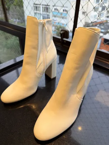 Bota feminina Branca