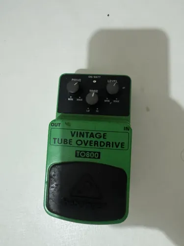 Pedal de overdrive behringer 