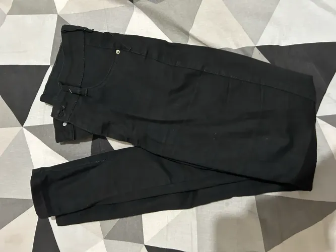 Calça jeans skiny preta