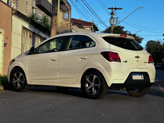 Chevrolet Onix Hatch LTZ 1.4 8V Flex Mec. 4P 2017