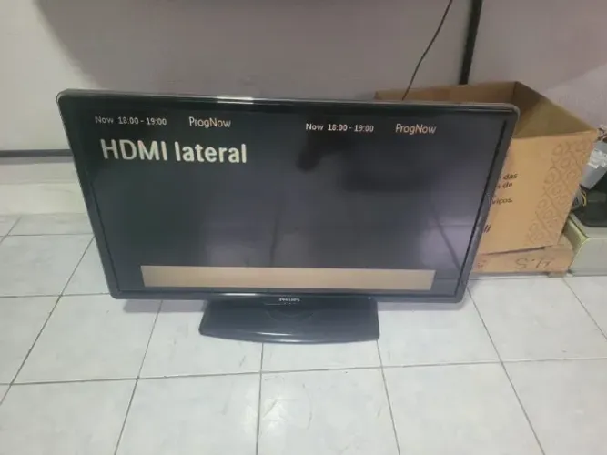 Televisão Philips 42 Polegadas LCD 4 HDMI vga rca otima so 580 ac notebook na troca