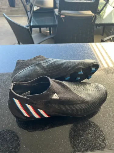 Chuteira campo Adidas 42