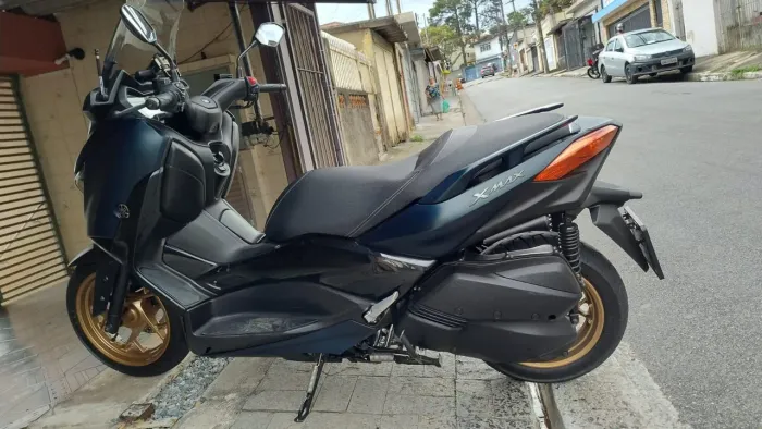 Xmax 2023 com revisões feita na concessionária