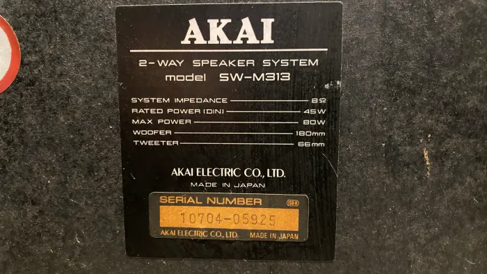 Caixas de som Akai SW-M313 vintages
