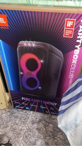 Caixa de som jbl partyboxclub 120