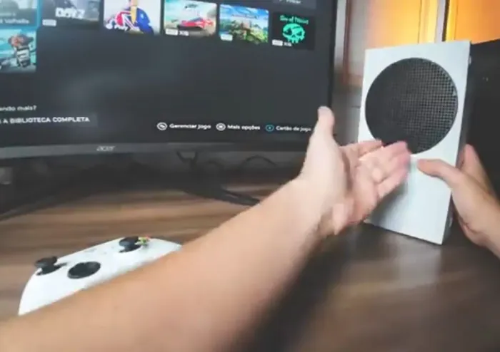 Xbox séries S, (comprado há 5 meses, quase n uso) 