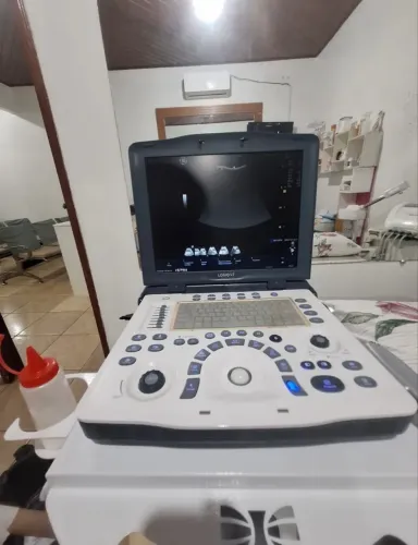 Ultrassom portátil da GE, modelo LOGIQ V2