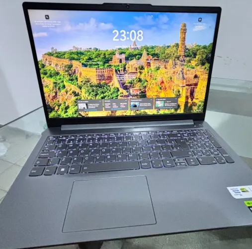 Notebook Loq Essential