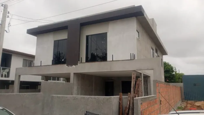 Sobrado novo em construção de três quartos entrega pronto