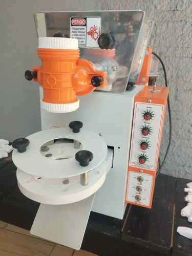 Máquina de fazer salgados