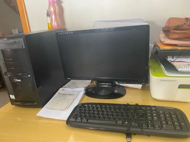 Computador antigo completo à venda