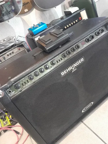 Amplificador Behringer Vtone Gmx 212
