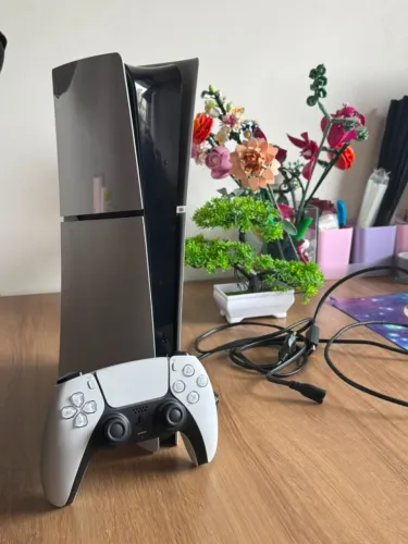 PS5 Slim Digital 1tb e controle - IMPECÁVEL! | Ipanema - RJ |